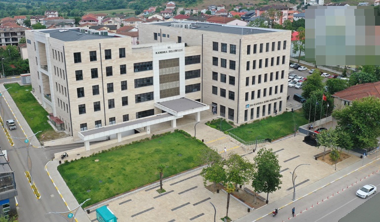 Kandıra Belediyesi işçileri paralandı!