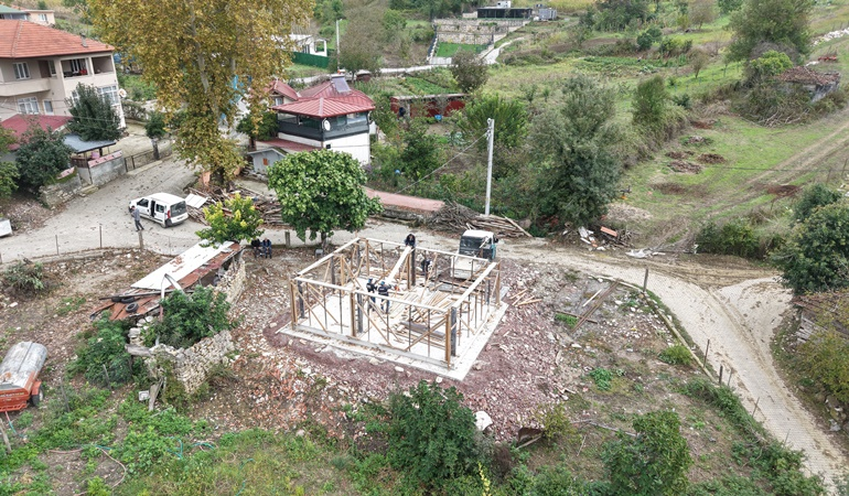 Kandıra Belediyesi şehit ailesi için ev yapıyor 