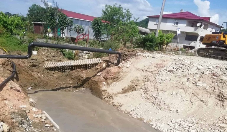 Kandıra Beyce Mahallesi’nde menfez yapılıyor