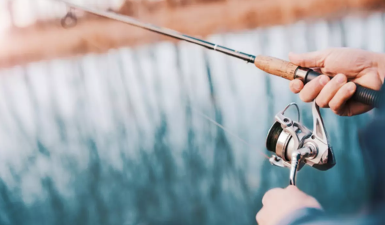 Kandıra’da oltalar atıldı, yabancılarda heyecana ortak oldu