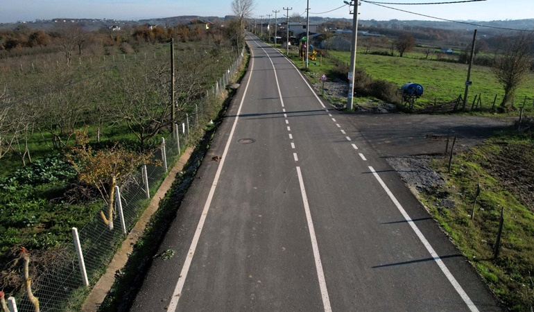 Kandıra Karağaç’a otoban gibi yol