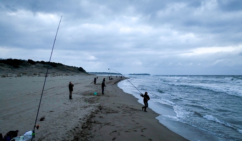 Kandıra Uzunkum’da 212 olta ustası balık tutmak için yarıştı