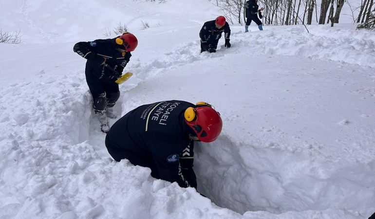 Kar altında gerçeği aratmayan tatbikat!