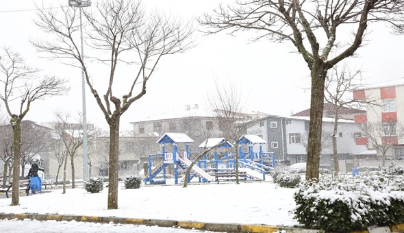 Kar yağışı sonrası Darıca’da kartpostallık görüntüler oluştu