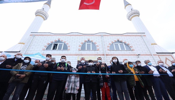 Karadenizliler Merkez Camii dualarla ibadete açıldı 