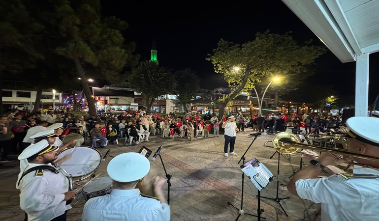 Karamürsel’de mehter ve bando konseri coşkusu