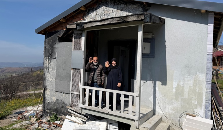Karamürsel’de yangın mağduru aileye Büyükşehir sahip çıktı