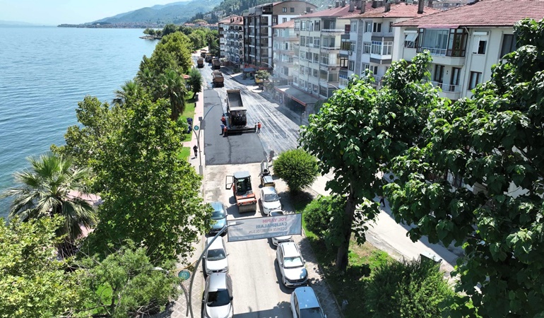 Karamürsel Plaj Yolu Caddesi daha konforlu oldu