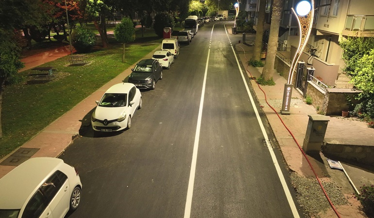 Karamürsel Plaj Yolu Caddesi’ne el atıldı