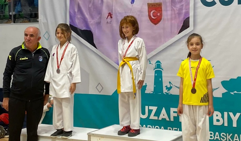 Karate Şampiyonasına Başiskele Belediyespor Kulübü damga vurdu