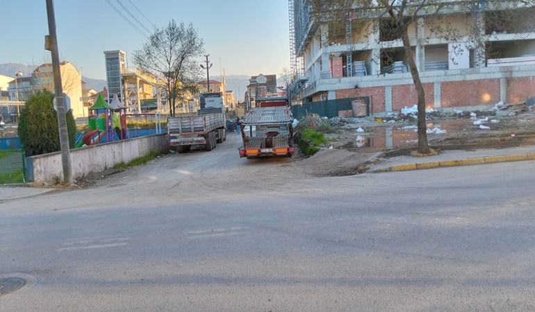 Kartepe'de bu alana tırların park etmelerinin önüne geçilmesi isteniyor