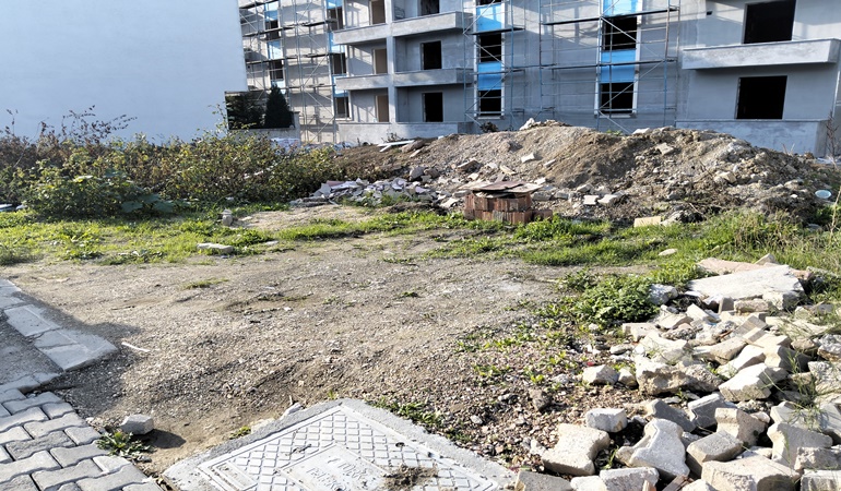 Kartepe’de inşaat bitti, pisliği kaldı!