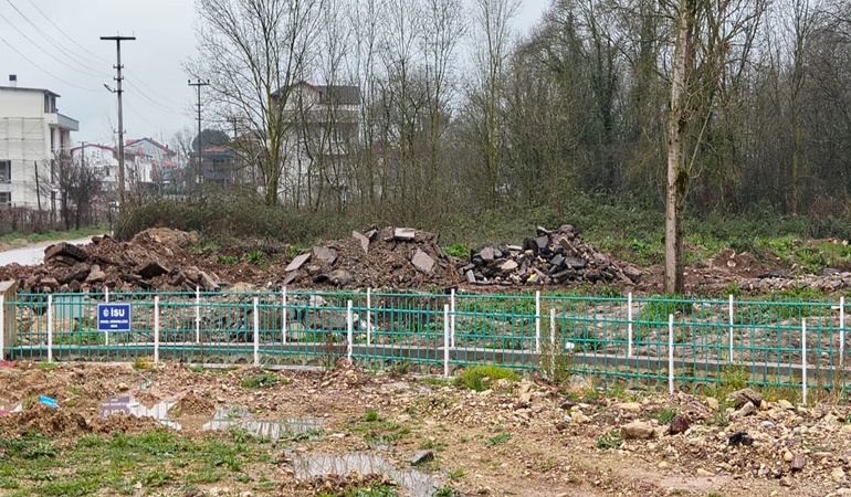 Kartepe’de moloz tepkisi