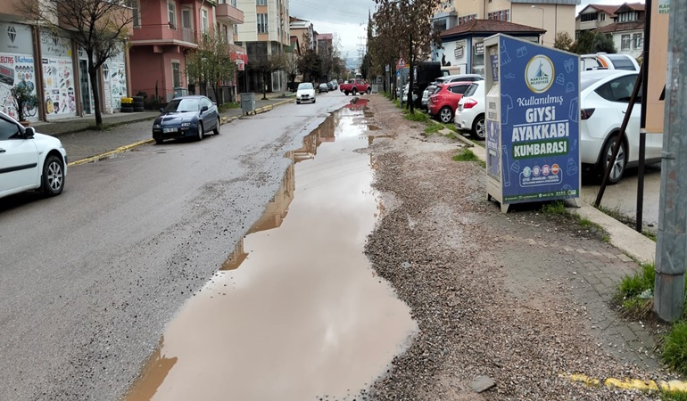 Kartepe’de okul yolundaki bu çalışmayı bitirin!