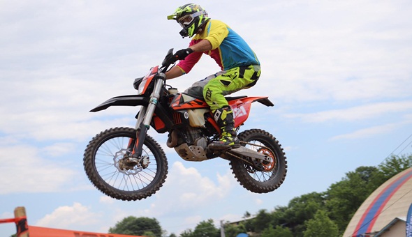 Kartepe’deki yarışlar nefesleri kesti