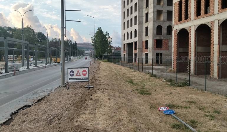 Kartepe stadyum yolu yapboz tahtasına döndü!