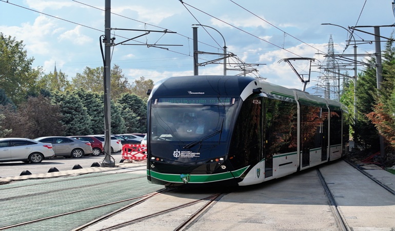 Kartepe tramvay hattındaki tehlike!