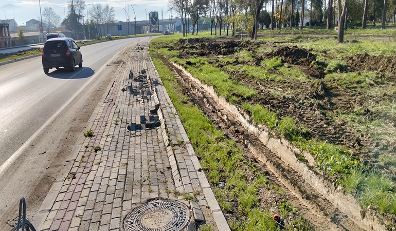 Kartepe tramvayında tepki çeken yapboz haller