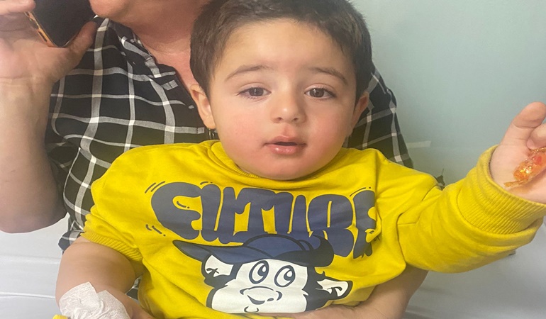 Kavgada 1,5 yaşındaki bebeğe biber gazı sıktı