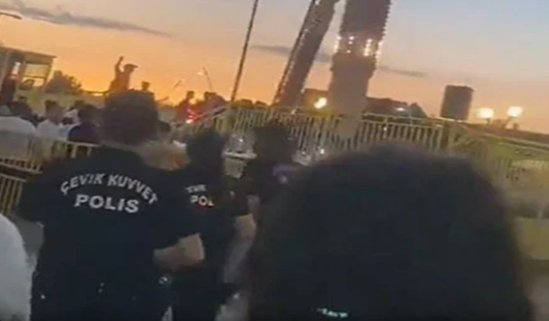 Kayseri'de Özgür Suriye Ordusu bayrağı açtılar