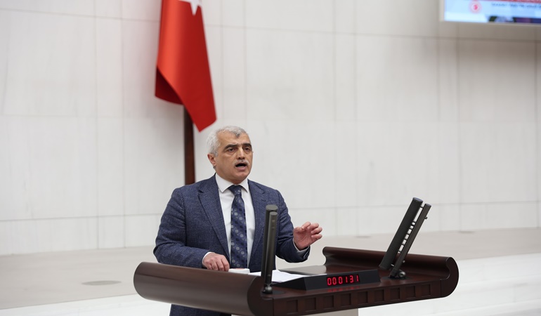 Kendi getirdiğiniz anti demokratik yasalar ile yarın siz de yargılanırsınız!