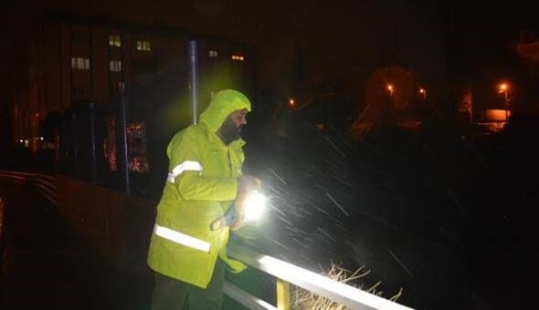 Kendini köprüden tren yoluna attı