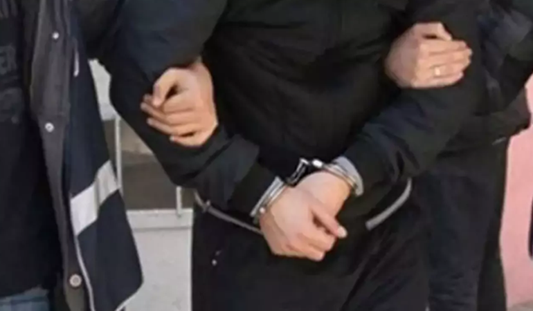 Kendisini hoca olarak tanıtıp para toplayarak milleti dolandırdı!