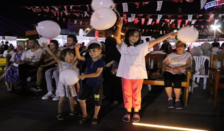 Kent Meydanı’nda coşku Zafer Bayramıyla devam ediyor