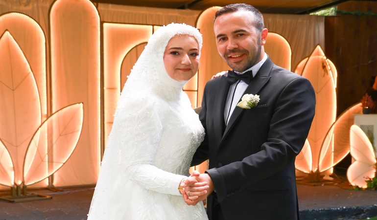 Kır düğününü seçtiler! Mutluluğa evet dediler