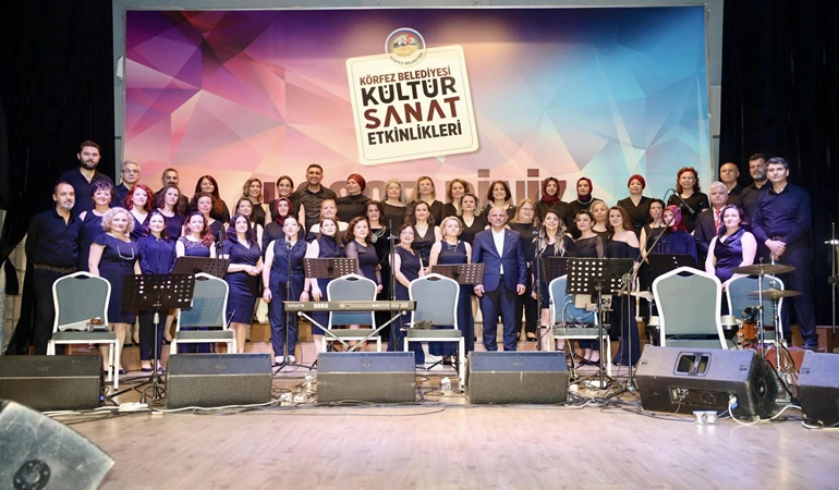 Kiraz Çiçeği Korosu’ndan Körfezlilere müzik ziyafeti