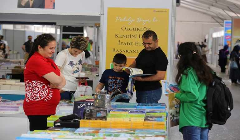 Kitap Fuarına ilk günden yoğun ilgi