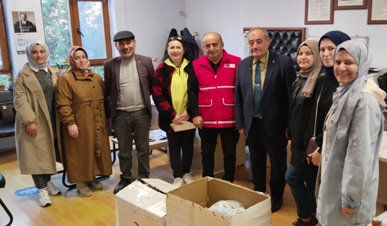 Kızılay Körfez şubesi, yine ihtiyaç sahibi öğrencileri sevindirdi