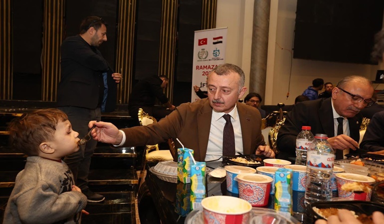 Kocaeli Büyükşehir Belediyesi Kahire’de de iftar sofrası kurdu