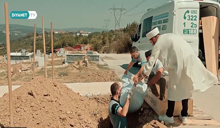 Kocaeli Büyükşehir’in cenaze hizmetleri Diyanet TV’de anlatıldı