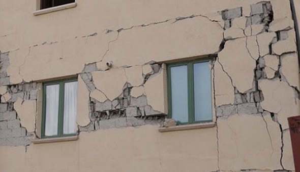 Kocaeli'de 21 yılda ağır hasarlı binalar neden yıkılmadı?