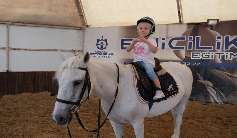 Kocaeli’de 4-6 yaş arası binicilik eğitimi kayıtları başladı