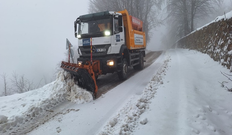 Kocaeli’de bayramda kar sürprizi!