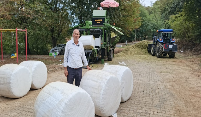 Kocaeli’de çiftçilere ot paketleme ve mısır silaj makineleri teslim edildi
