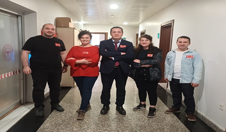 Kocaeli’de Hürriyetçi Sağlık-Sen’den sağlık çalışanlarına kokart 