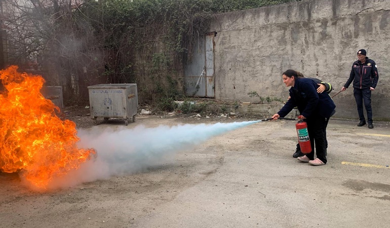Kocaeli’de sağlık çalışanlarına yangın eğitimi