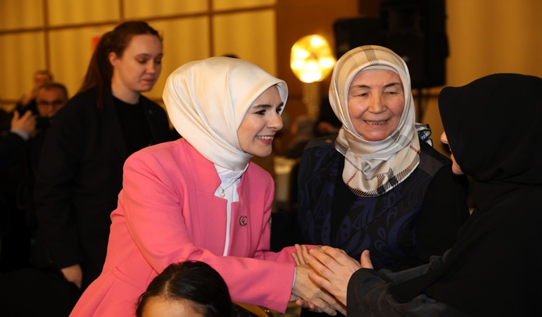 Kocaeli’de yetim çocuklar ve ailelerinin katıldığı iftarda Bakan Göktaş’da yerini aldı