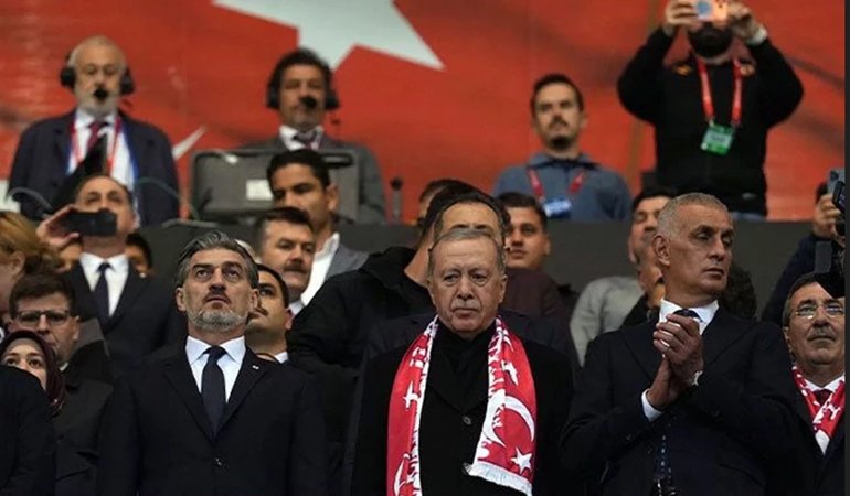 Kocaeli'deki maçta Erdoğan'ı şaşırtan protesto!