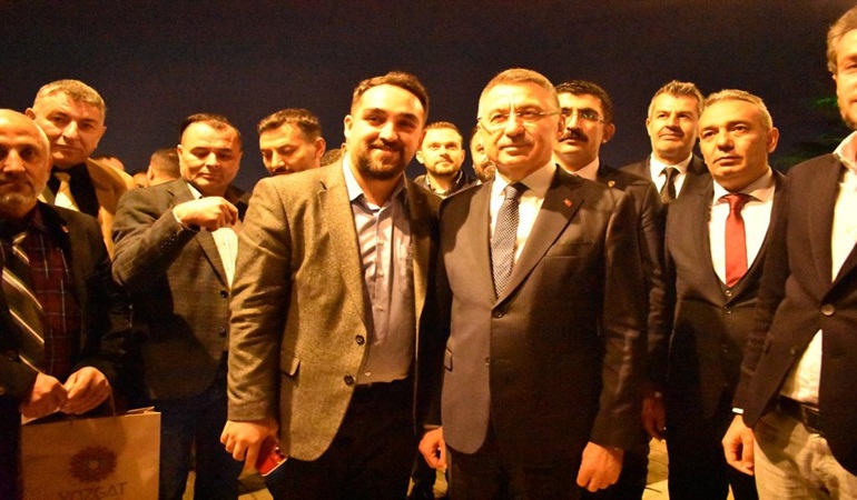 Kocaeli’deki Yozgatlılar İstanbul’da ünlü isimlerle iftar yaptı