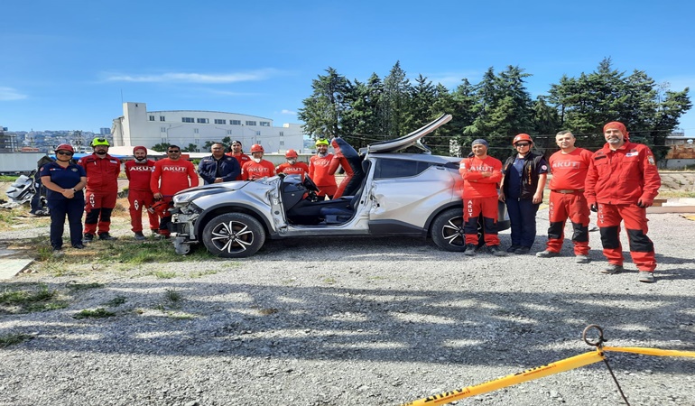 Kocaeli İtfaiyesi’nden AKUT’a eğitim 