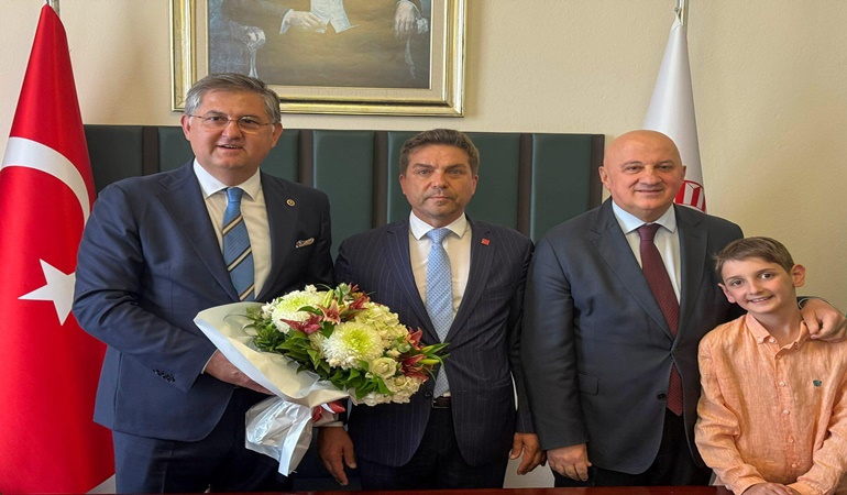 Kocaeli Milletvekili Yıldızlı’yı tebrik etmek için Ankara’ya akın ettiler!