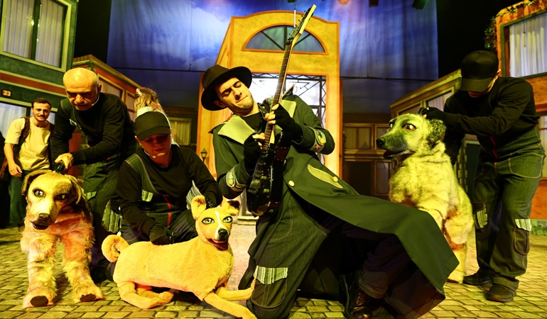 Kocaeli Şehir Tiyatroları, Bursa’da da alkışlandı!