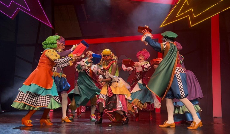 Kocaeli Şehir Tiyatroları’nda perdeler çocuklar için açıldı