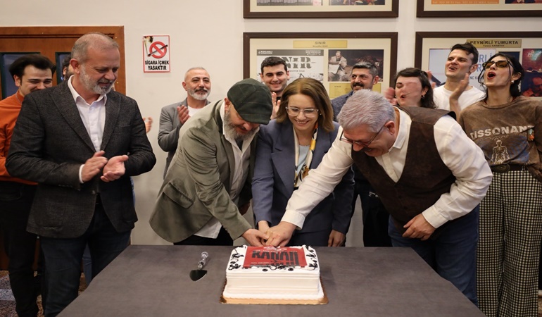 Kocaeli Şehir Tiyatroları’ndan coşkulu kutlama