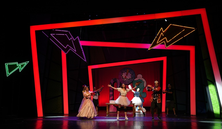 Kocaeli Şehir Tiyatroları yeni sezona dopdolu bir repertuvarla giriyor