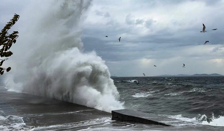 Kocaeli Valiliği’nden fırtına uyarısı